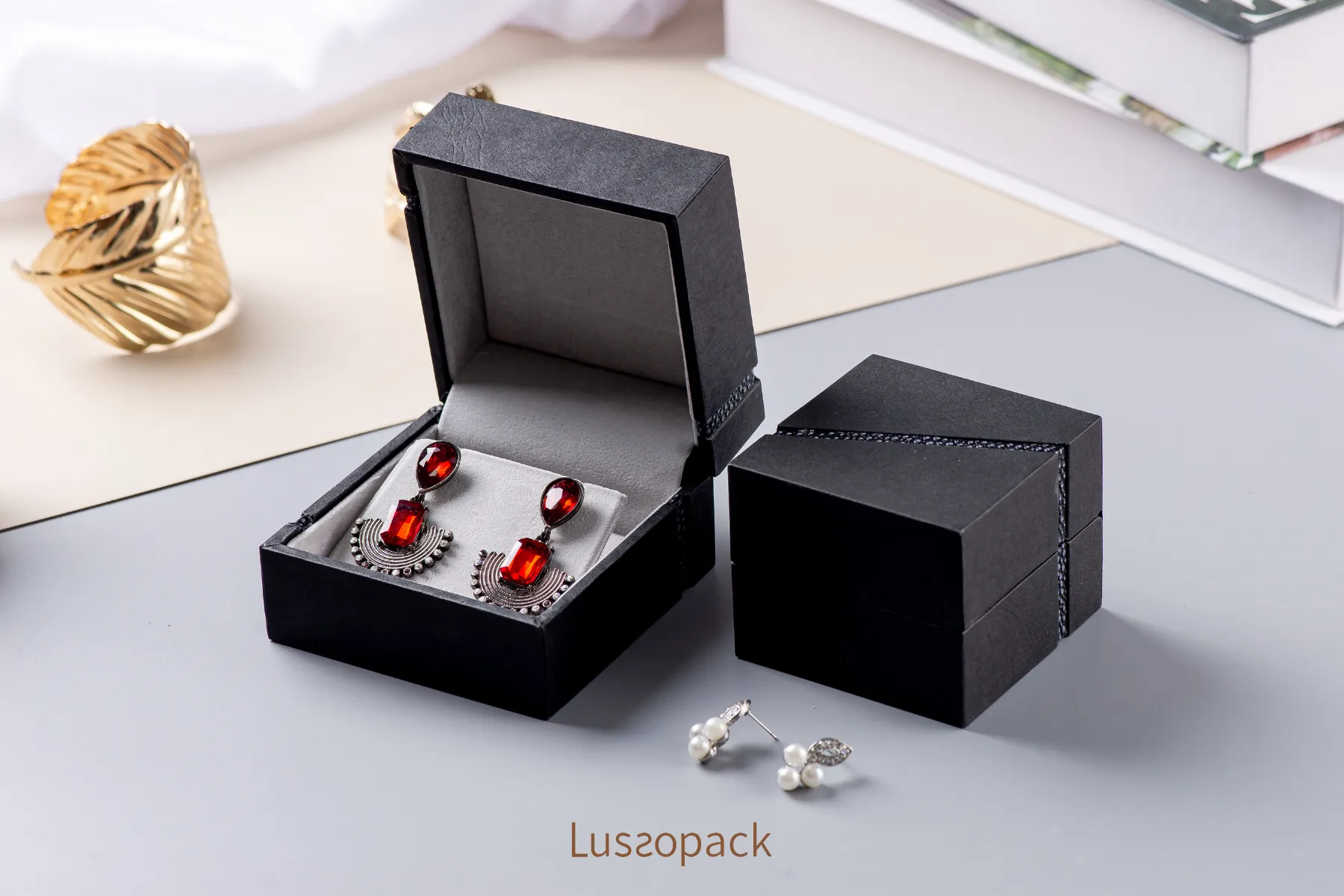/images/packagingBlogUpdate/10BestJewelryPackagingColors/10BestJewelryPackagingColors02.webp