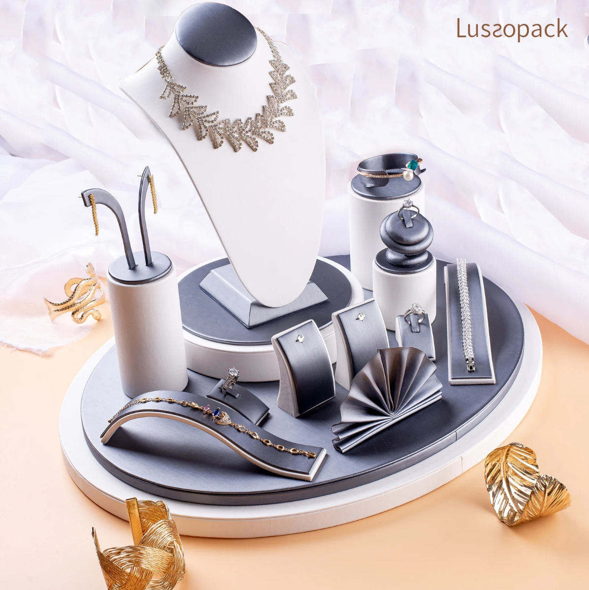/images/packagingBlogUpdate/15CreativeJewelryDisplay/15CreativeJewelryDisplay16.webp