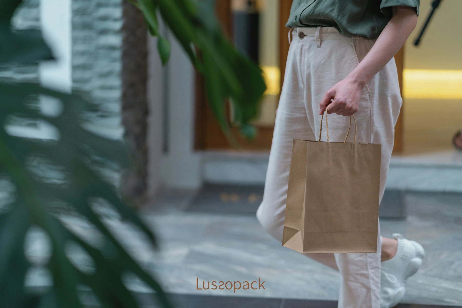 /images/packagingBlogUpdate/paperBagsVsPlasticBags/paperBagsVsPlasticBags06.webp